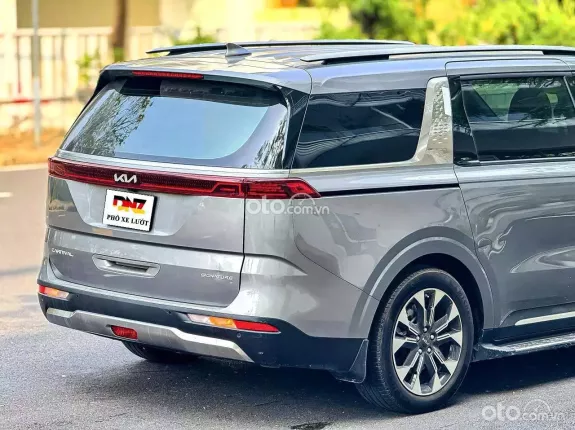 Kia Carnival 2.2D Signature 2025 - Xe 1 chủ chạy được 27.000 km