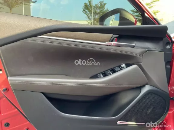 Mazda 6 2.5L Signature Premium 2022 - Bao rút hồ sơ gốc. Hỗ trợ sang tên