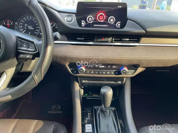 Mazda 6 2.5L Signature Premium 2022 - Bao rút hồ sơ gốc. Hỗ trợ sang tên