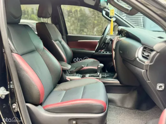 Toyota Fortuner 2.7 V 4X2 AT 2025 - Xe tình trạng đẹp như mới