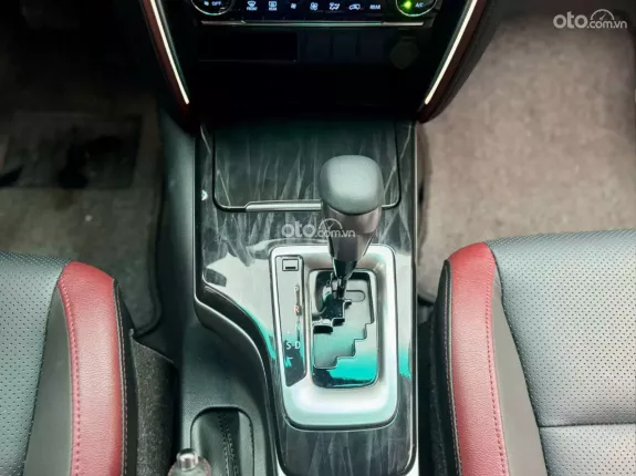 Toyota Fortuner 2.7 V 4X2 AT 2025 - Xe tình trạng đẹp như mới