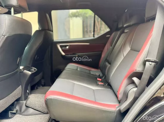 Toyota Fortuner 2.7 V 4X2 AT 2025 - Xe tình trạng đẹp như mới