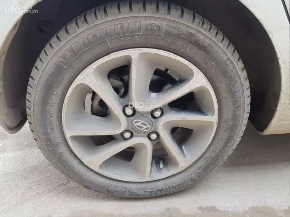 Hyundai Grand i10 2020 - Xe màu trắng đủ hồ sơ sang tên