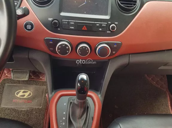 Hyundai Grand i10 2020 - Xe màu trắng đủ hồ sơ sang tên