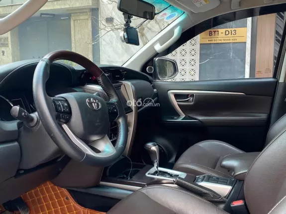 Toyota Fortuner 2.7 V 4X2 AT 2019 - Odo 8000