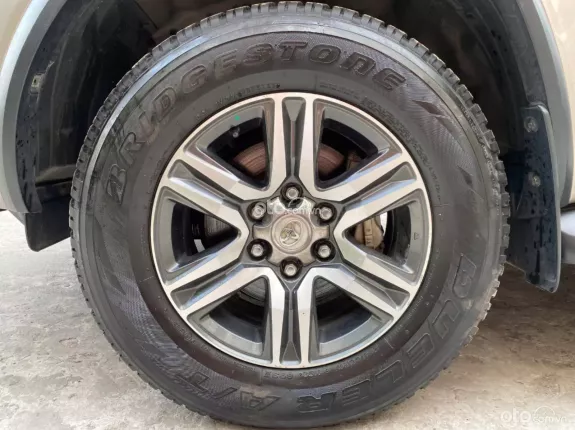 Toyota Fortuner 2.7 V 4X2 AT 2019 - Odo 8000