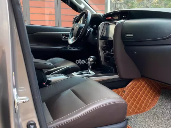 Toyota Fortuner 2.7 V 4X2 AT 2019 - Odo 8000