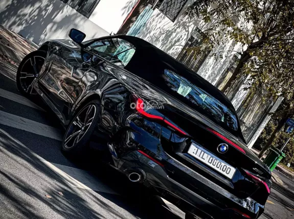 BMW 430i Convertible 2023 - Xe màu đen nội thất nâu