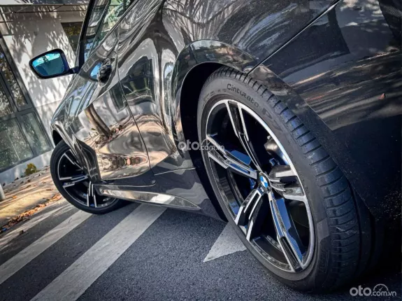 BMW 430i Convertible 2023 - Xe màu đen nội thất nâu