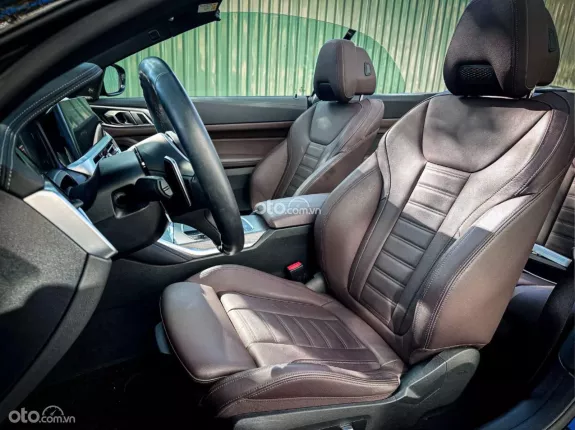 BMW 430i Convertible 2023 - Xe màu đen nội thất nâu