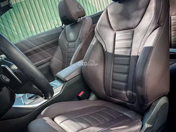 BMW 430i Convertible 2023 - Xe màu đen nội thất nâu