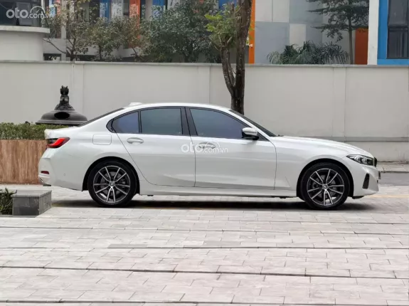 BMW 320i Sport Line 2024 - Xe cực đẹp, màu trắng nội thất đen