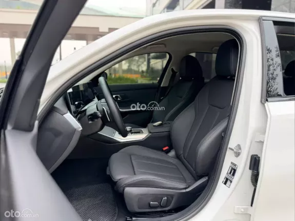 BMW 320i Sport Line 2024 - Xe cực đẹp, màu trắng nội thất đen