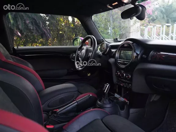 Mini Cooper John  Works 2020 - Xe màu đen nội thất phối đỏ cực thể thao