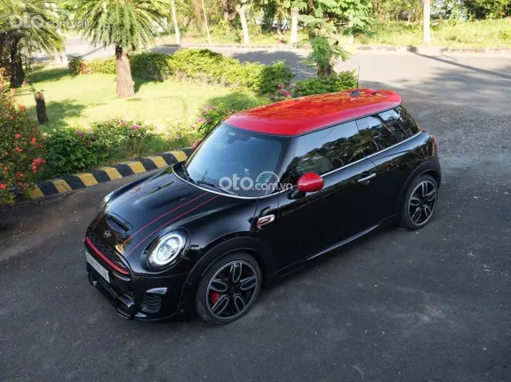 Mini Cooper John  Works 2020 - Xe màu đen nội thất phối đỏ cực thể thao