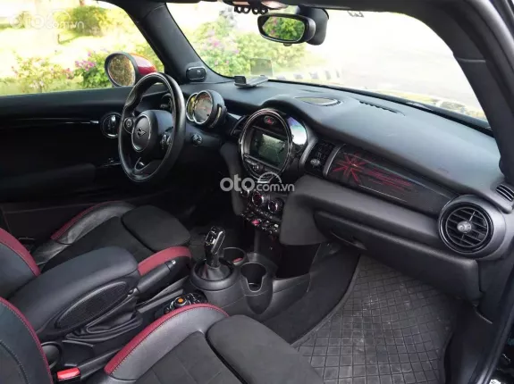 Mini Cooper John  Works 2020 - Xe màu đen nội thất phối đỏ cực thể thao