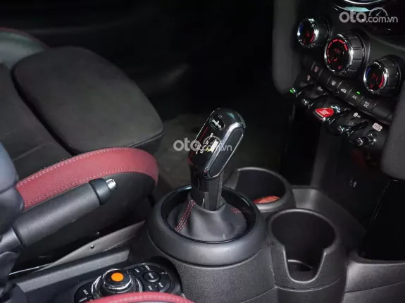 Mini Cooper John  Works 2020 - Xe màu đen nội thất phối đỏ cực thể thao