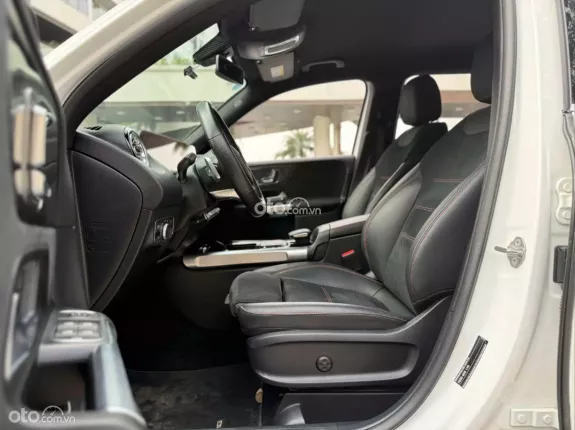 Mercedes-Benz GLB 200 4MATIC 2.0L 2022 - Xe đăng ký tháng 3/2024, bảo hành hãng định kỳ