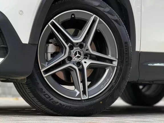 Mercedes-Benz GLB 200 4MATIC 2.0L 2022 - Xe đăng ký tháng 3/2024, bảo hành hãng định kỳ