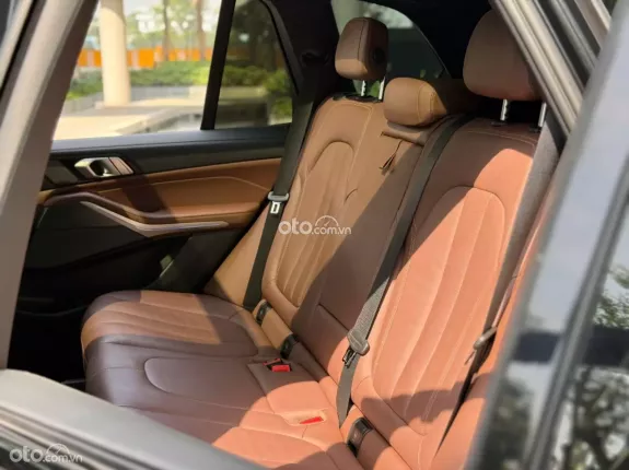 BMW X5 2023 - Xe màu đen, nội thất nâu cực mới