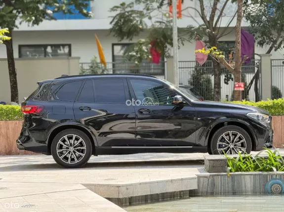 BMW X5 2023 - Xe màu đen, nội thất nâu cực mới