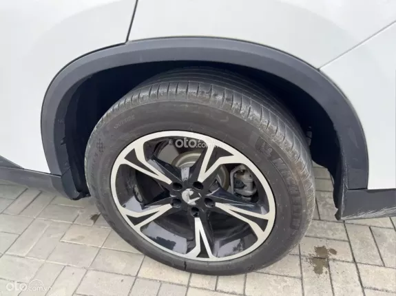 VinFast LUX SA2.0 Tiêu chuẩn 2020 - Vinfast LUX SA 2.0 Base 2020