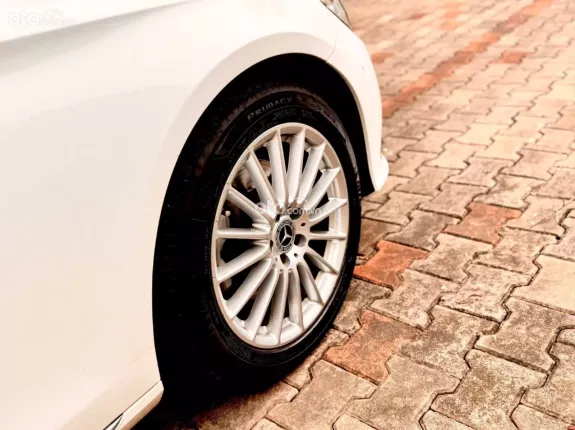 Mercedes-Benz E200 Exclusive 2021 - HÀNG BAO ĐẬU 70-90% (Ib Zalo tư vấn trực tiếp 24/7)