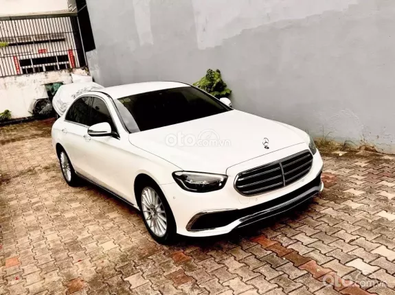Mercedes-Benz E200 Exclusive 2021 - HÀNG BAO ĐẬU 70-90% (Ib Zalo tư vấn trực tiếp 24/7)