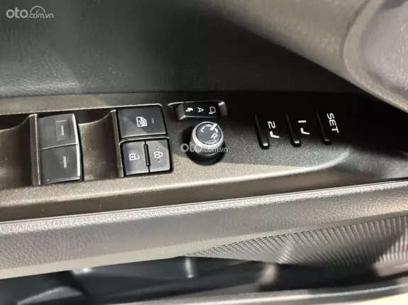 Toyota Camry 2.0Q 2022 - BH chính hãng Toyota Sure