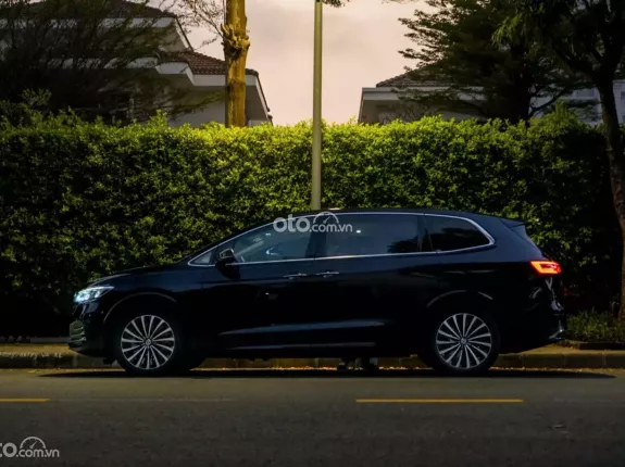 Volkswagen Viloran Luxury 2023 - Xe đăng ký 2024