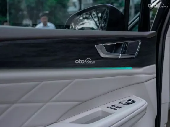 Volkswagen Viloran Luxury 2023 - Xe đăng ký 2024