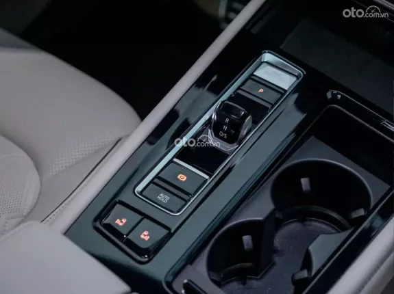 Volkswagen Viloran Luxury 2023 - Xe đăng ký 2024