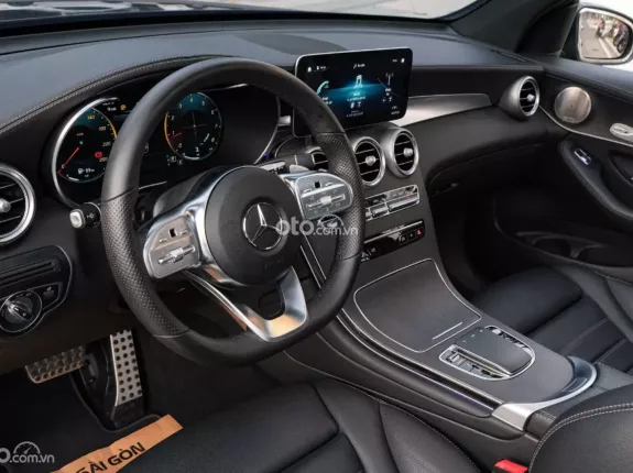Mercedes-Benz GLC 300 4Matic V1 2022 - Xe 1 chủ, đi giữ gìn, nội thất màu đen