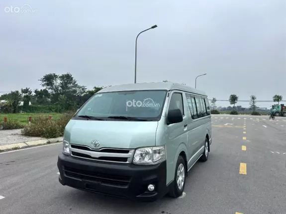 Toyota Hiace 2011 - Bán Hiace tải van 3 chỗ đời 2011, máy xăng, tải 940kg, tên chính chủ