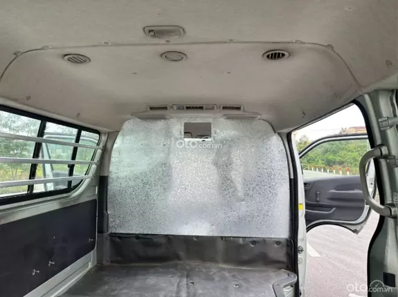 Toyota Hiace 2011 - Bán Hiace tải van 3 chỗ đời 2011, máy xăng, tải 940kg, tên chính chủ