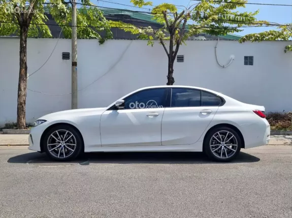BMW 320i Sport Line 2025 - 6.000 km