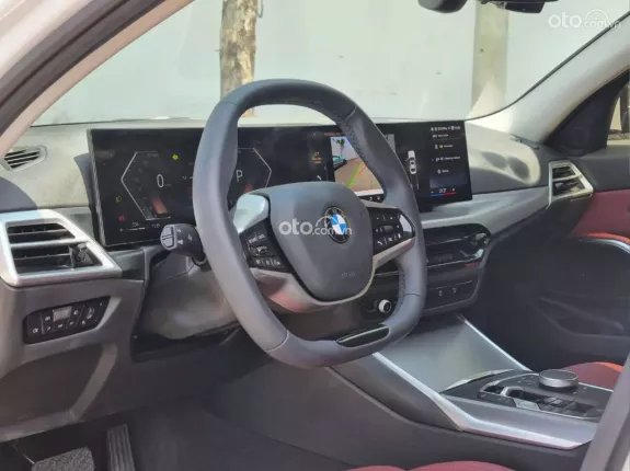 BMW 320i Sport Line 2025 - 6.000 km