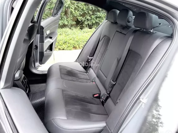 BMW 330i M Sport 2024 - BMW 330 M-Sport 2024