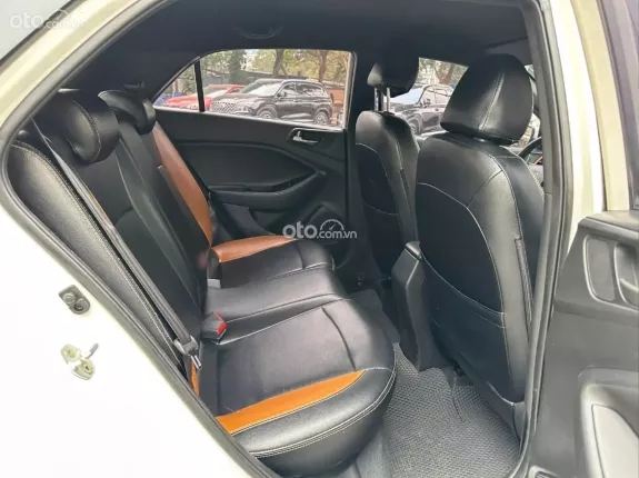 Hyundai i20 Active 1.4 AT 2015 - Hyundai i20 Active 1.4 AT 2015