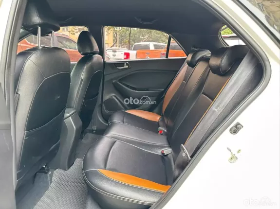 Hyundai i20 Active 1.4 AT 2015 - Hyundai i20 Active 1.4 AT 2015