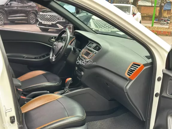 Hyundai i20 Active 1.4 AT 2015 - Hyundai i20 Active 1.4 AT 2015