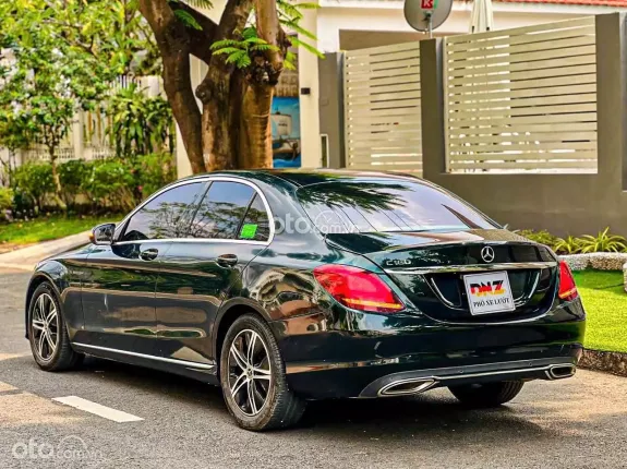 Mercedes-Benz C180 AMG 2020 - Mẫu xe đẳng cấp với nội thất sang trọng