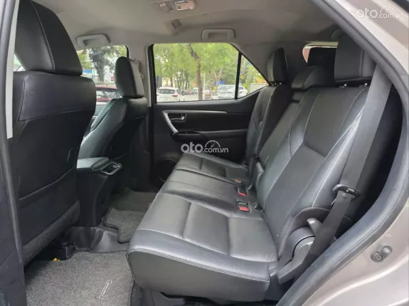 Toyota Fortuner 2024 - Xe nhà chạy kỹ