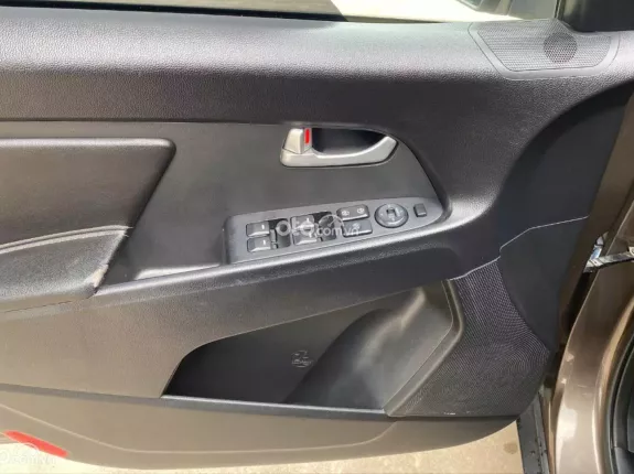 Kia Sportage 2.0G Signature 2011 - Dẫn động 2 cầu Full time, Options miên man