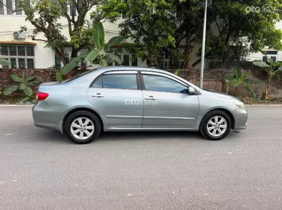 Toyota Corolla Altis 1.8G CVT 2011 - 1.8G AT đờXe đại chất, không lỗ nhỏ. Nội ngoại thất xuất sắc Màn hình, cam lùi đủ Lốp mới