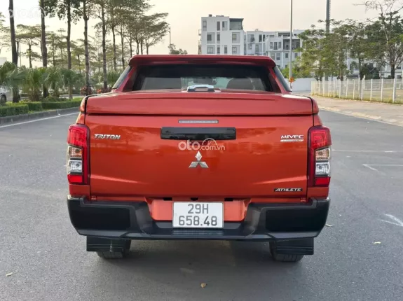 Mitsubishi Triton Athlete 4x2 AT 2022 - Một chủ từ mới rất đẹp