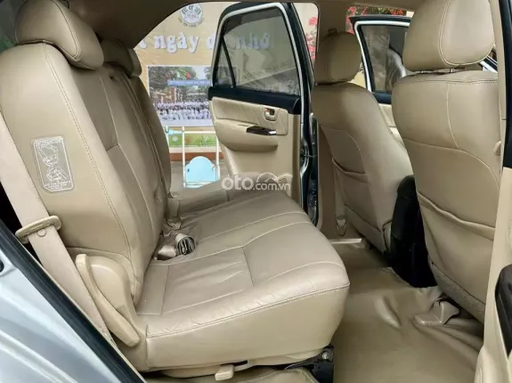 Toyota Fortuner 2.7 V 4X2 AT 2016 - Bán Fortuner đời 2016 động cơ 2.7 số tự động, một cầu