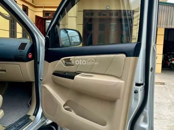 Toyota Fortuner 2.7 V 4X2 AT 2016 - Bán Fortuner đời 2016 động cơ 2.7 số tự động, một cầu