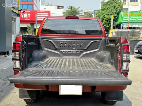 Ford Ranger XLS 2.0L 4x2 AT 2020 - Bán tải nhập khẩu Thái Lan, option đầy đủ