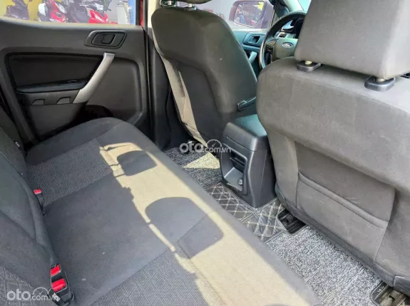 Ford Ranger XLS 2.0L 4x2 AT 2020 - Bán tải nhập khẩu Thái Lan, option đầy đủ